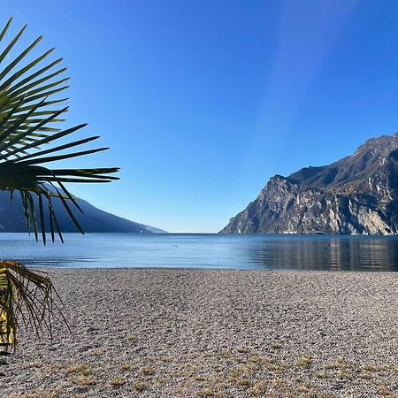 La Bougainville - Luxury Apartment Torbole Sul Garda Kültér fotó