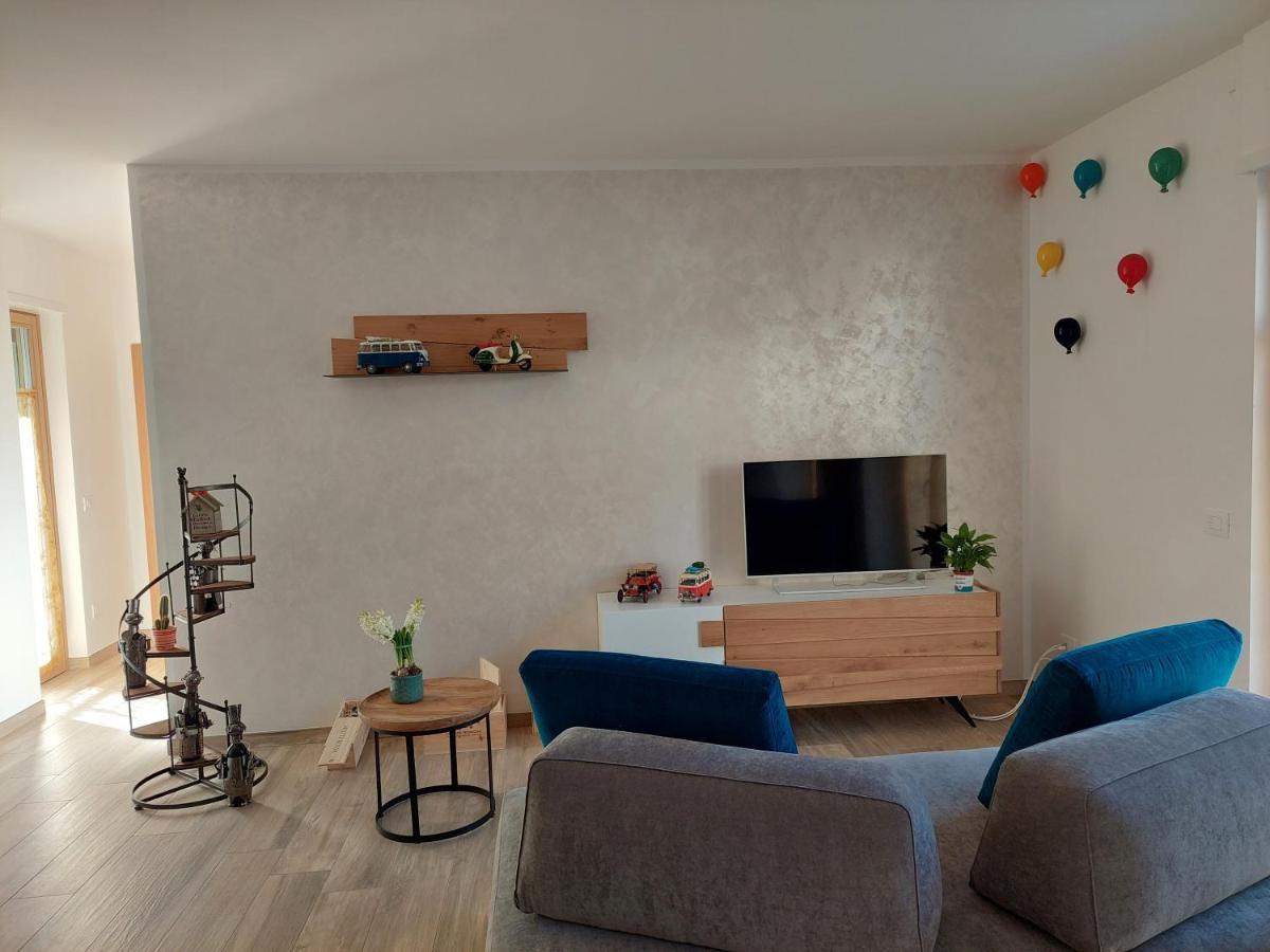 La Bougainville - Luxury Apartment Torbole Sul Garda Kültér fotó