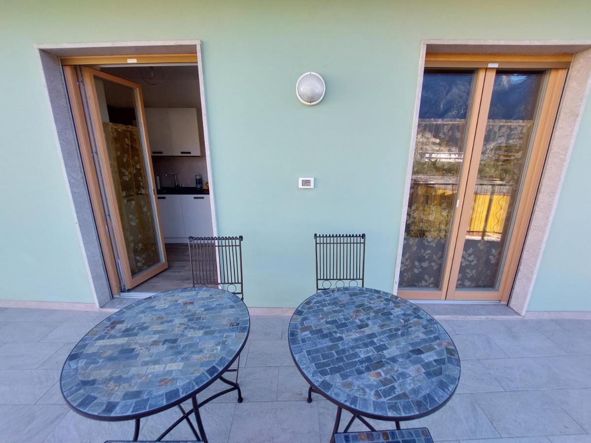La Bougainville - Luxury Apartment Torbole Sul Garda Kültér fotó