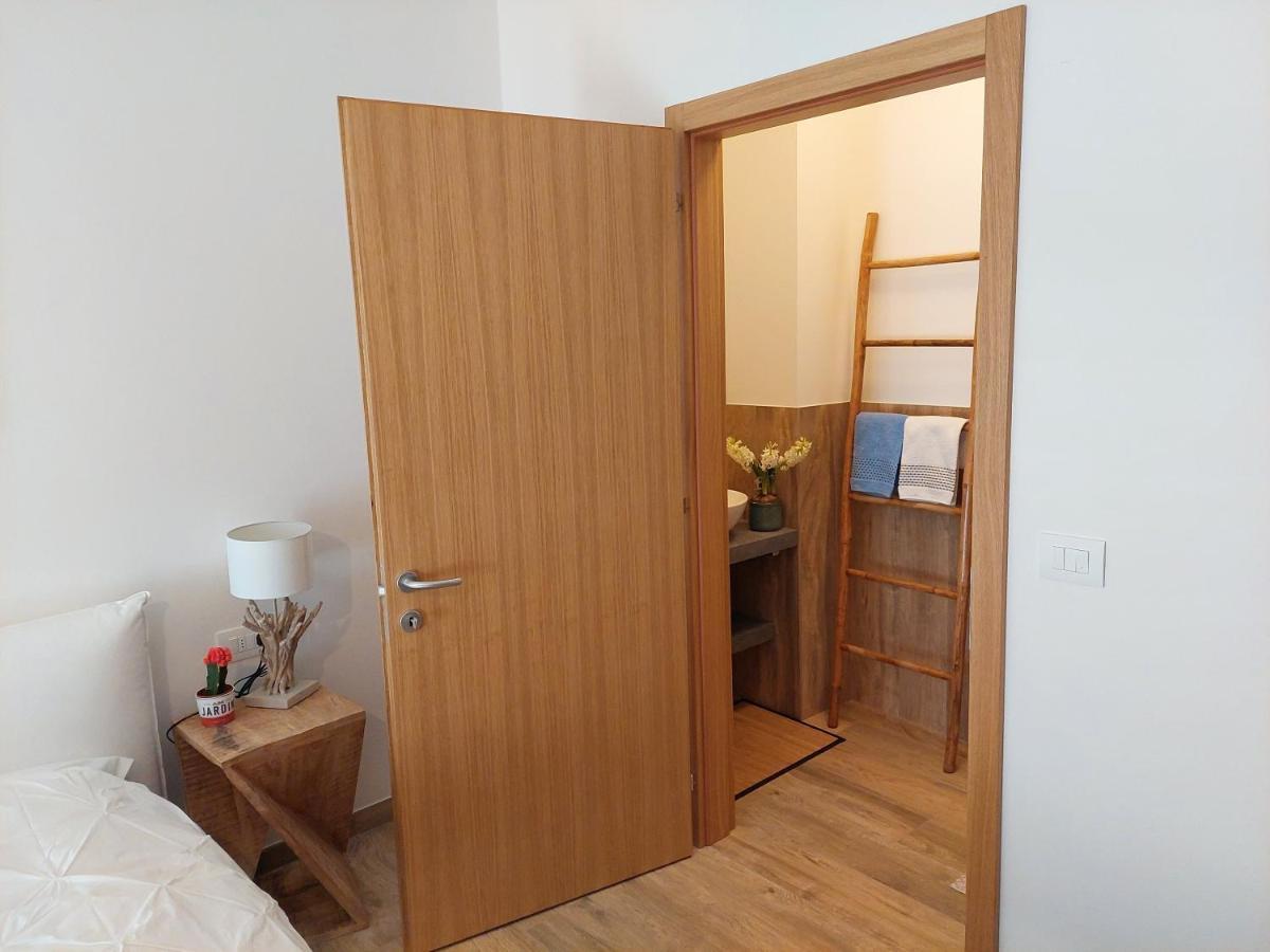 La Bougainville - Luxury Apartment Torbole Sul Garda Kültér fotó