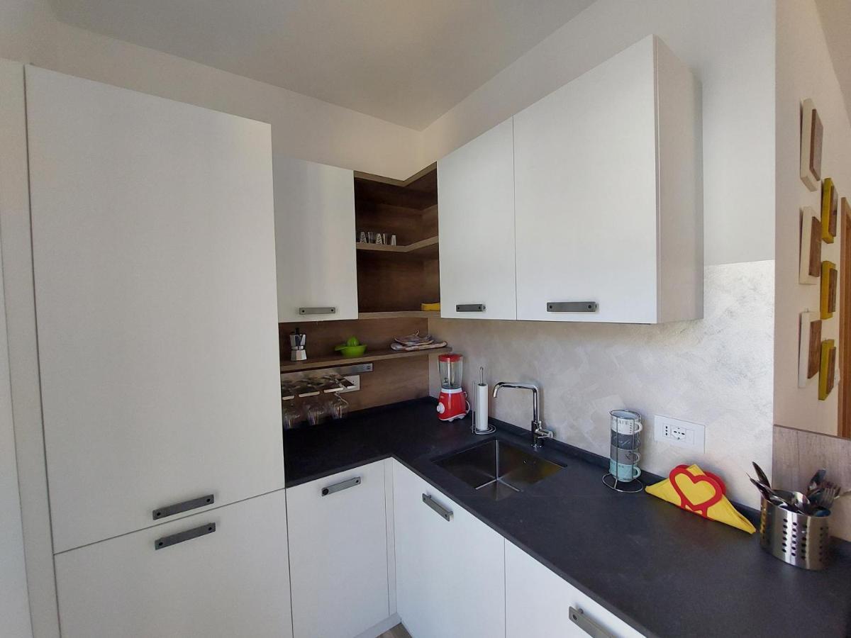 La Bougainville - Luxury Apartment Torbole Sul Garda Kültér fotó