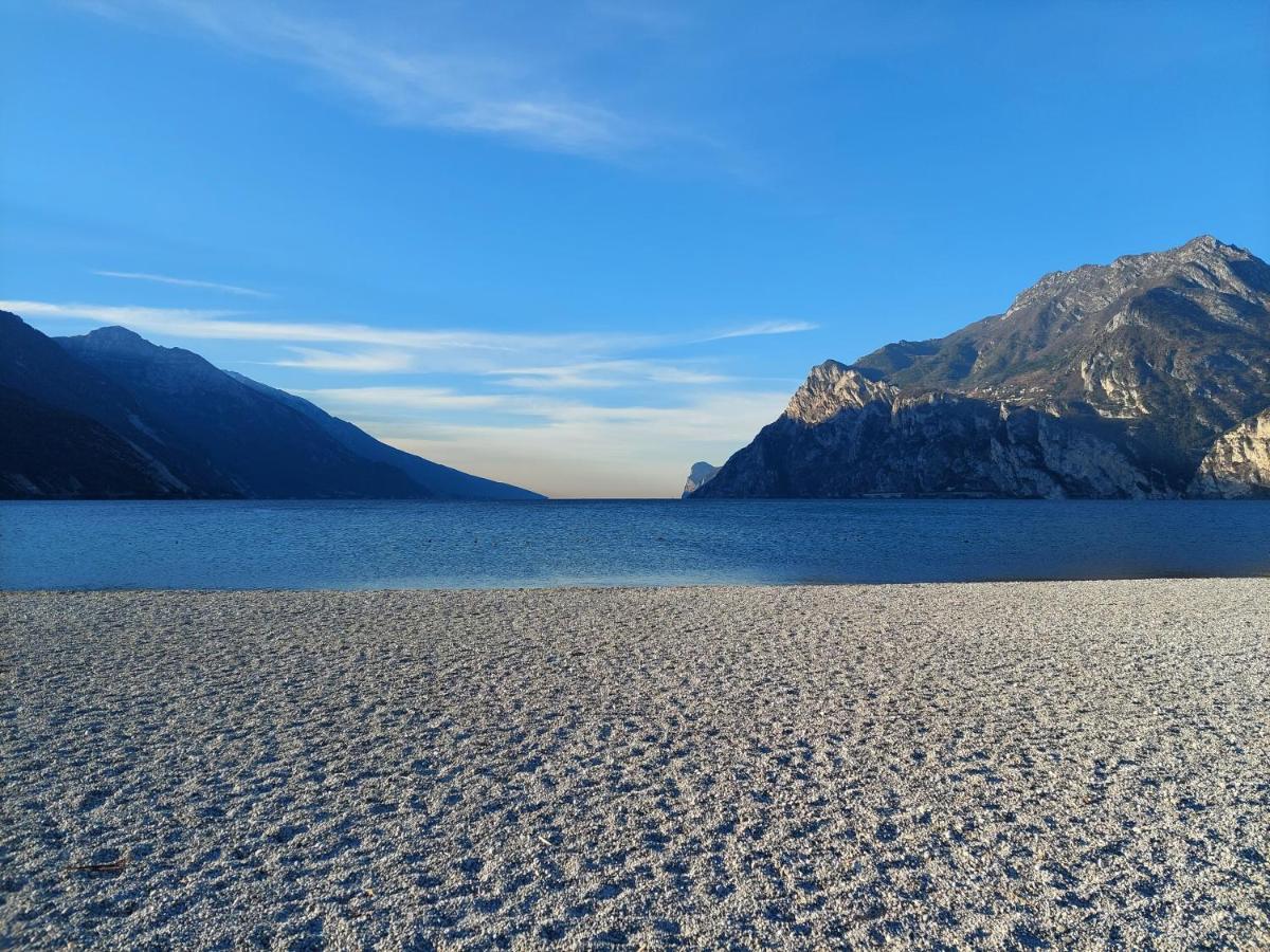 La Bougainville - Luxury Apartment Torbole Sul Garda Kültér fotó
