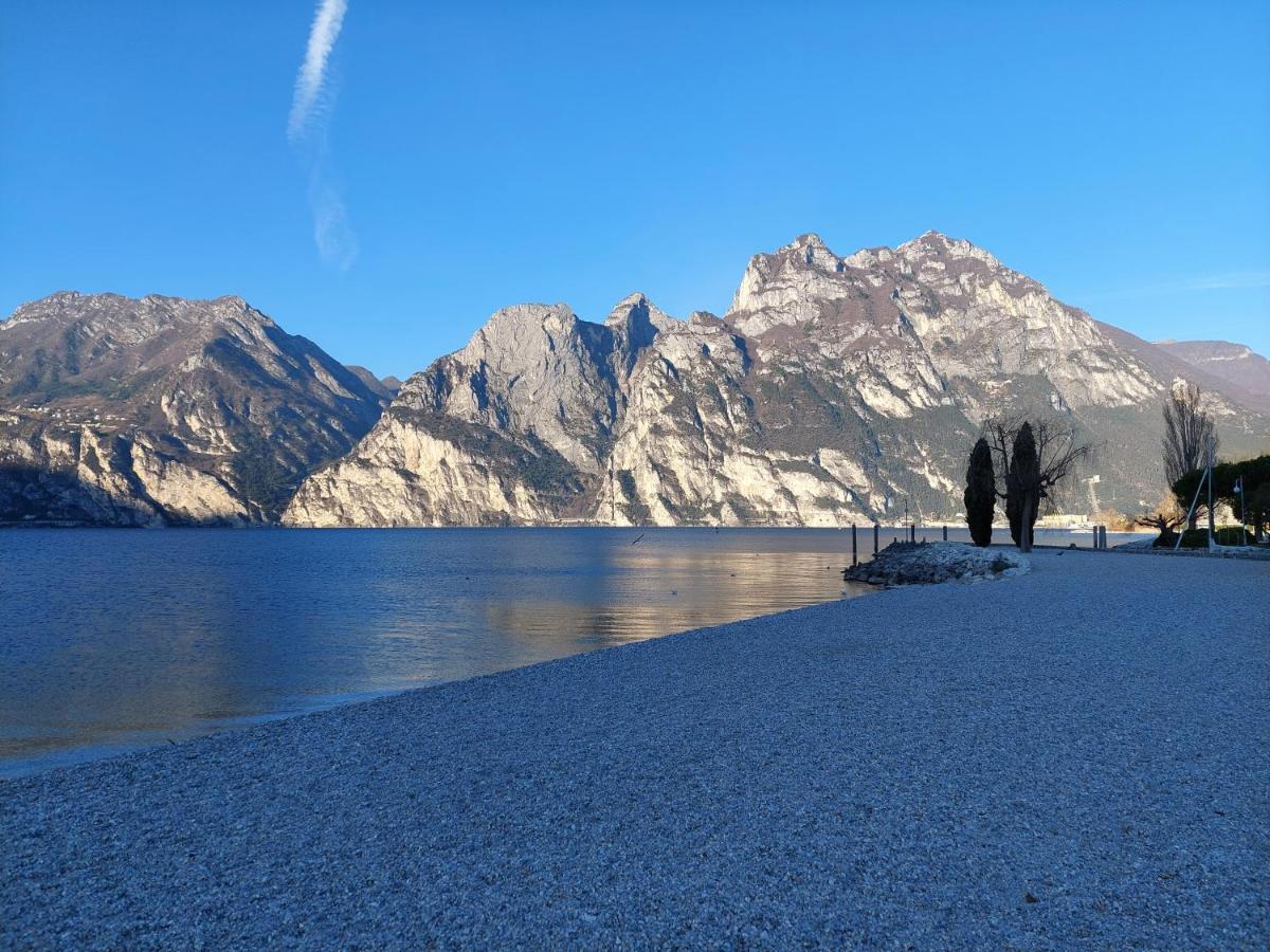 La Bougainville - Luxury Apartment Torbole Sul Garda Kültér fotó