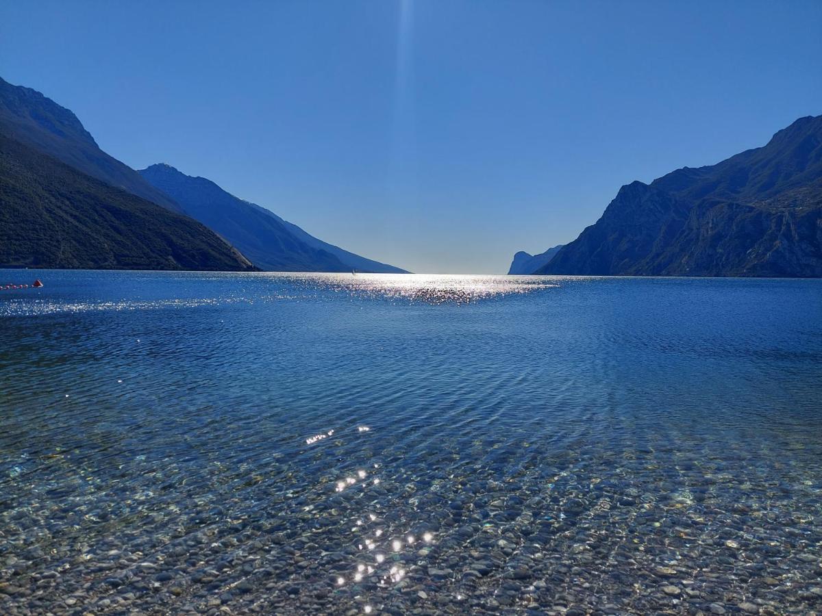 La Bougainville - Luxury Apartment Torbole Sul Garda Kültér fotó