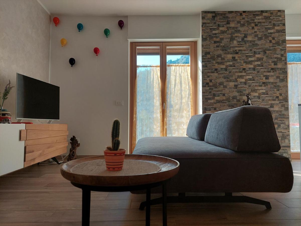 La Bougainville - Luxury Apartment Torbole Sul Garda Kültér fotó
